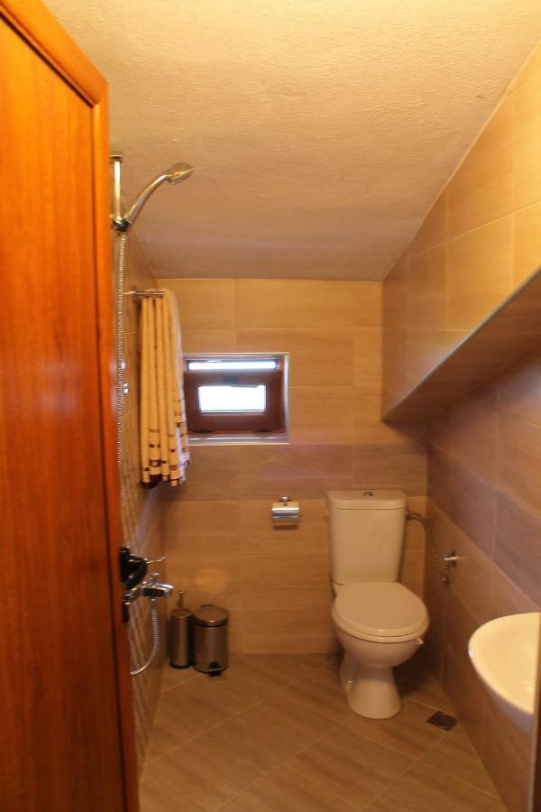 Стаи За Гости Диневи Kalofer Exterior foto