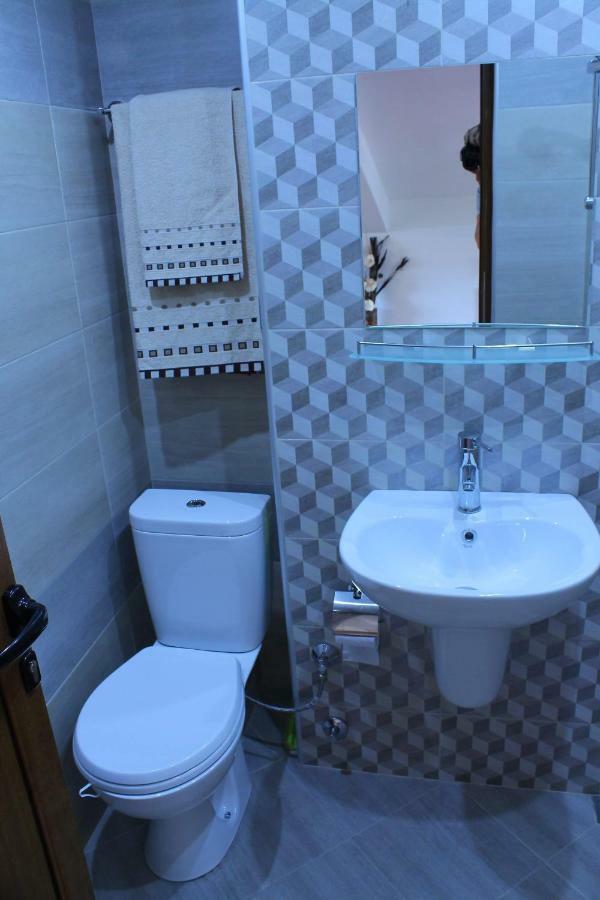 Стаи За Гости Диневи Kalofer Exterior foto